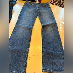 Rock and Republic NWOT Straight Jean - Size 29
